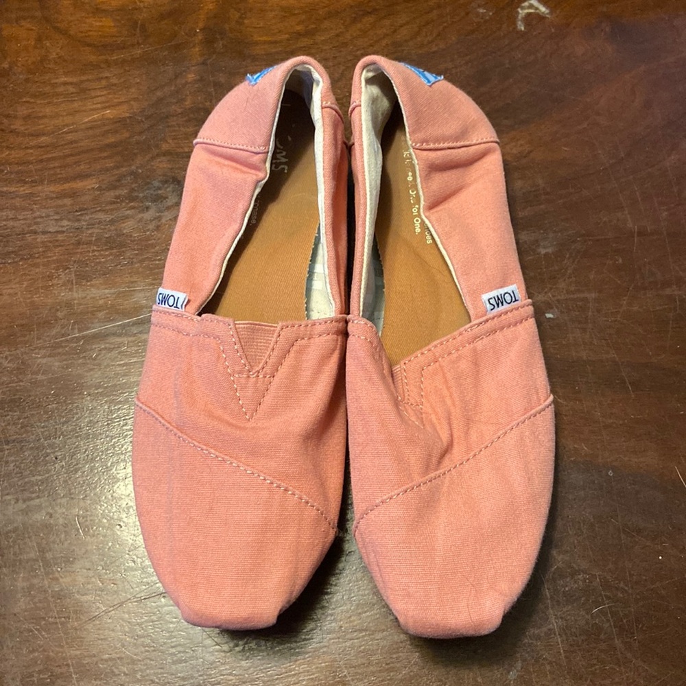 Toms